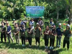 Perhutani KPH Bondowoso Apresiasi Siswa Green Ambassador dalam Kegiatan Penanaman Pohon