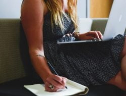 Revitalisasi Bisnis Keluarga: Sukses Meresapi Nilai Tradisional dalam Lingkungan Modern