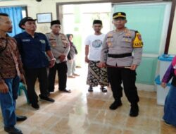 Kapolres Situbondo Pantau Proses Rekapitulasi Pemilu 2024 di Kecamatan Besuki bersama Kapolsek dan Tim Pleno