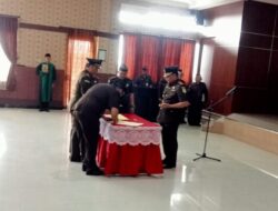 Sertijab Kasi Pidsus,  Kajari Situbondo Minta Lanjutkan Capaian Prestasi