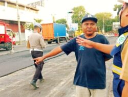 Proyek Pengaspalan di Situbondo Diduga Tak Sesuai Standar, Warga Protes hingga Dapat Ancaman Dari Petugas