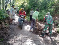 TNI dan Warga Bersatu Atasi Longsor di Desa Campoan