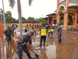 Kerja Bakti Pasca Banjir di Kecamatan Kendit