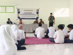 Perhutani KPH Bondowoso Ajak Siswa SMP Islam Miftahul Ulum Selamatkan Hutan Lewat Workshop dan Aksi Tanam Pohon