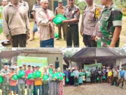 Peduli Pekerja, Perum Perhutani Bondowoso Bagikan 1.081 Paket Sembako Jelang Idul Fitri 1446 H