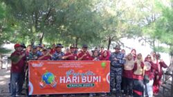 Pos TNI AL Panarukan Dukung Kegiatan Bersih-Bersih Pantai dalam Rangka Memperingati Hari Bumi 2025