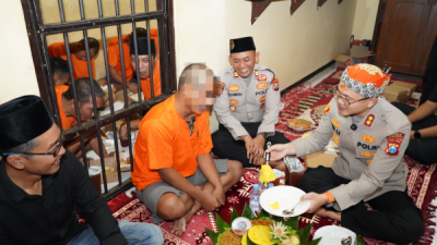 Hangatnya Ramadan di Balik Jeruji, Kapolres Situbondo dan Bhayangkari Buka Puasa Bersama Tahanan
