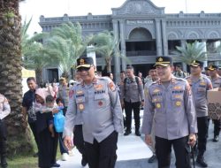 Kapolda Jatim Pantau Arus Balik di Pantura Situbondo, Sapa Pengunjung Wisata Utama Raya
