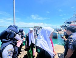 KN Masalembo hadir mendukung Arus Balik Angkutan Lebaran dengan Membawa Santri dari Raas Menuju Jangkar