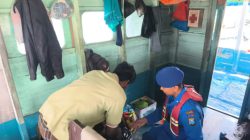 Sisir Pelabuhan Tradisional, Polisi Perairan Situbondo Tingkatkan Patroli Humanis dan Edukasi Keselamatan Laut