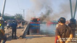 Kapal Penangkap Ikan Terbakar di Pelabuhan Mayangan Probolinggo