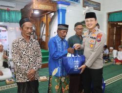 Kapolres Situbondo Respons Keluhan Warga Saat Jumat Curhat di Bungatan